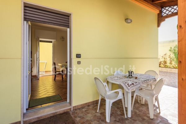 Villetta indipendente comoda e ben arredata adatta a 2 famiglie Posto Rosso