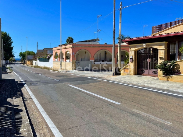 Grazioso appartamento con posto auto a pochi passi dal mare Posto Rosso