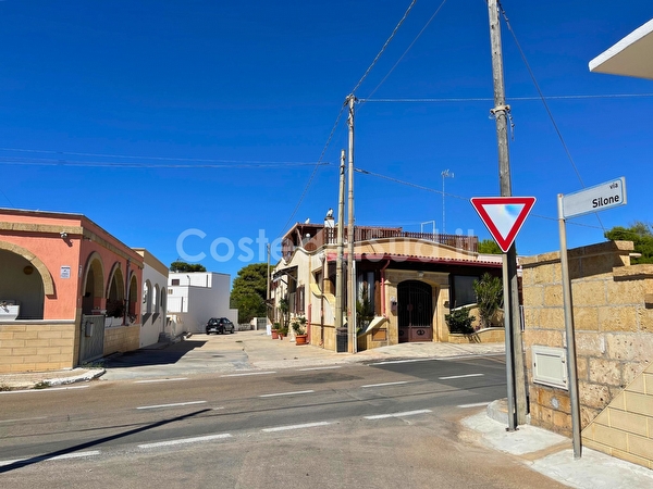 Grazioso appartamento con posto auto a pochi passi dal mare Posto Rosso