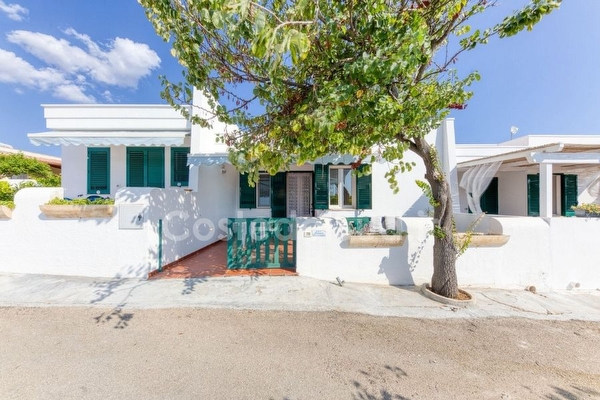 Villetta vicino alla Spiaggia e al Centro con Posto Auto Privato