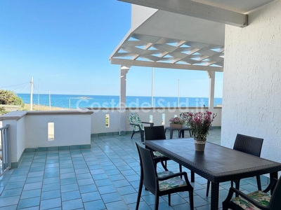 Appartamento vista mare con ampi spazi esterni. Torre San Giovanni - Foto 4