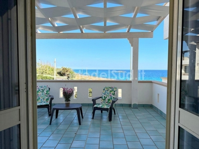 Appartamento vista mare con ampi spazi esterni. Torre San Giovanni - Foto 8