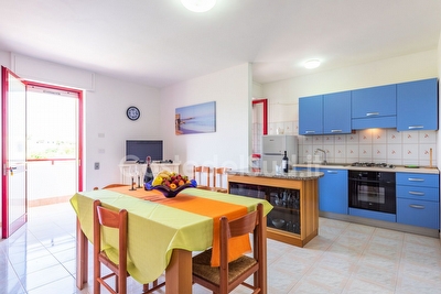 Appartamento spazioso con spiaggia di sabbia vicina. Torre Pali - Foto principale