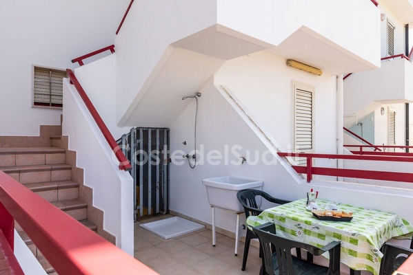 Appartamento spazioso con spiaggia di sabbia vicina. Torre Pali