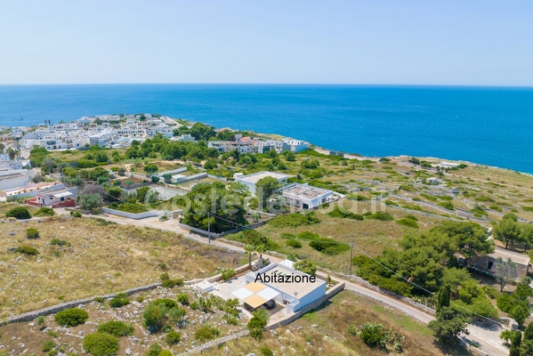 Villetta indipendente tre camere vista mare. Santa Maria di Leuca