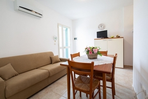 Appartamento con ampi spazi esterni e mare di sabbia vicino. Torre Mozza - Foto 8