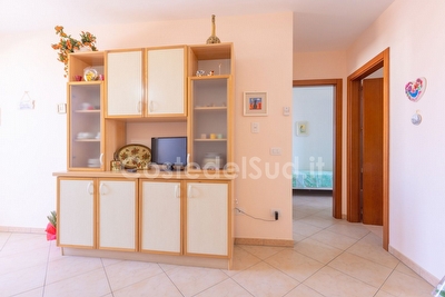 Appartamento  nuovo, ventilato e ben arredato. Torre San Giovanni - Foto 16