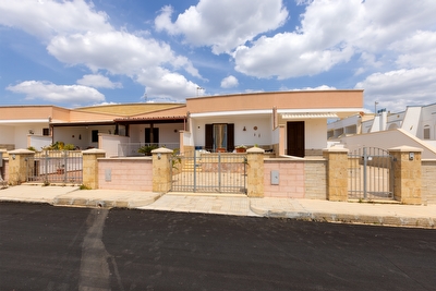 Villino vista mare ampi spazi esterni finemente arredato. Torre Pali - Foto 2