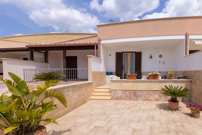 Villino vista mare ampi spazi esterni finemente arredato. Torre Pali - Foto 3