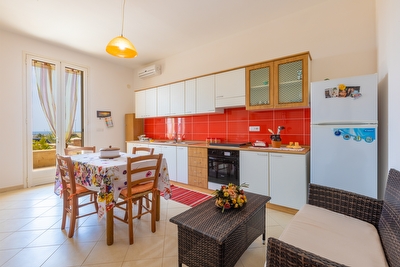 Villino vista mare ampi spazi esterni finemente arredato. Torre Pali - Foto 4