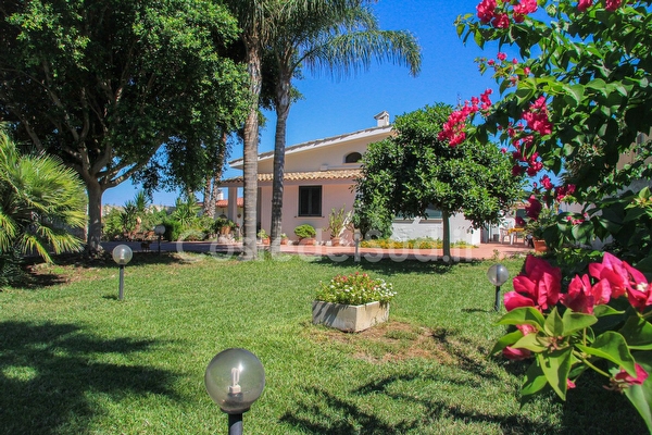 Villa esclusiva con ampio giardino