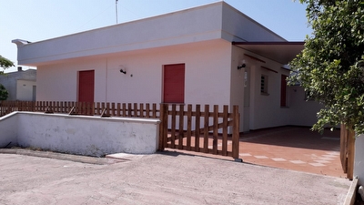 Villetta indipendente a pochi minuti da Gallipoli.