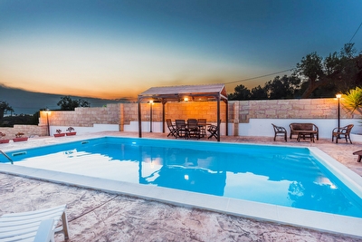Villa con piscina con vista mare panoramica Torre Suda