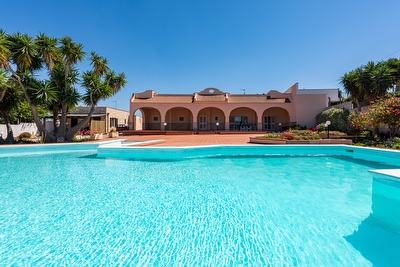 Villa con piscina esclusiva vista mare panoramica Torre San Giovanni (Fontanelle)