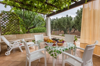 Monolocale 2 posti tra campagna e mare in zona tranquilla.