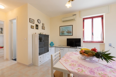 Appartamento piano primo ampi spazi centro  e mare a piedi.