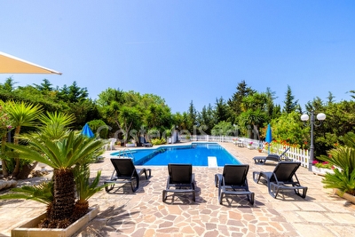 Villa con piscina vicino spiagge di sabbia. Torre San Giovanni - Foto 5