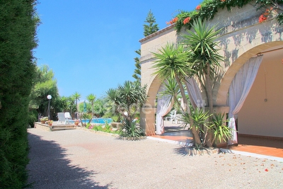 Villa con piscina vicino spiagge di sabbia. Torre San Giovanni - Foto 9