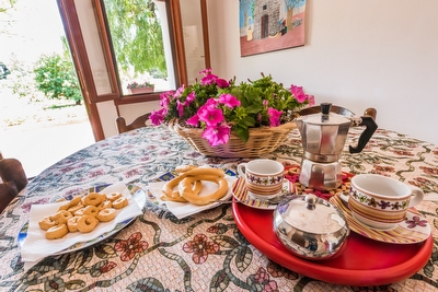 Villetta con giardino bilocale a pochi metri dalla baia di Torre Suda