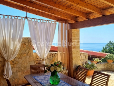 Villetta indipendente immersa nella natura con superba vista mare. Marina di Novaglie - Foto 9