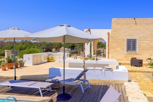 Villetta con piscina esclusiva immersa nel verde. Torre Pali - Foto 7