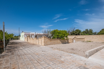 A 4 minuti dalle spiagge bianche del salento
