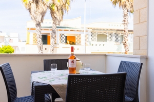 Appartamento con incantevole vista mare. Centro vicino e mare a pochi passi. Lido Marini - Foto 8