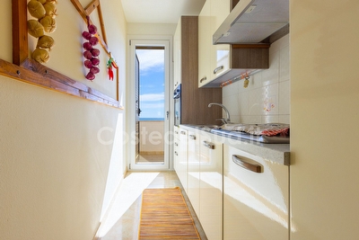 Appartamento con incantevole vista mare. Centro vicino e mare a pochi passi. Lido Marini - Foto 13