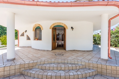 Villetta comoda con tre camere a pochi metri dal mare