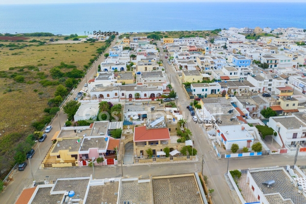 Appartamento tre camere con centro e spiagge sabbiose a piedi. Lido Marini