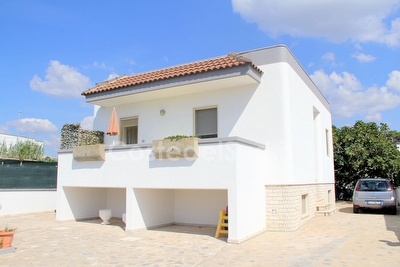 Villetta con spazi esterni e mare sabbioso fronte casa. Pescoluse - Foto 5