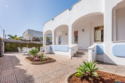 Villa con piscina privata con fantastica zona solarium