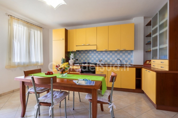 Appartamento piano terra in centro con mare vicino. Torre San Giovanni