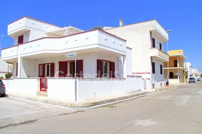 Appartamento nel centro della marina con mare e passeggio vicini. Torre San Giovanni - Foto 2