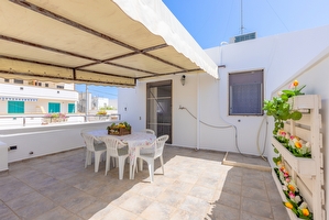 Appartamento con spazi esterni e sabbia vicinissima. Torre Mozza - Foto 4