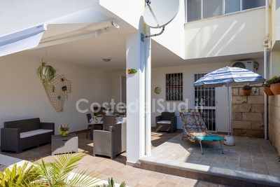 Villetta indipendente con mare di sabbia e passeggio a piedi. Torre Pali - Foto 4