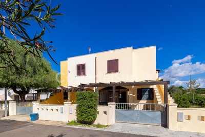 Ampi spazi esterni parcheggio privato mare e passeggio a piedi. Torre Pali - Foto principale