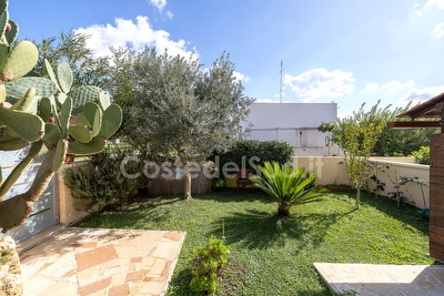 Ampi spazi esterni parcheggio privato mare e passeggio a piedi. Torre Pali - Foto 13