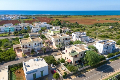 Ampi spazi esterni parcheggio privato mare e passeggio a piedi. Torre Pali - Foto 27