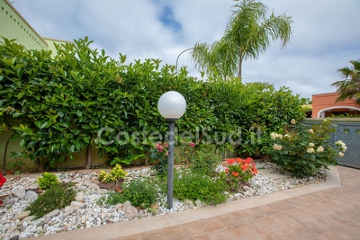 Villetta indipendente ampi spazi esterni con mare e passeggio a piedi. Torre Pali - Foto 5