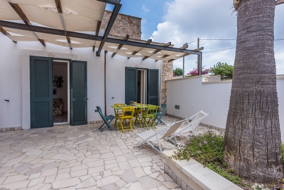 Villetta in residence con piscina, servizi ed animazione