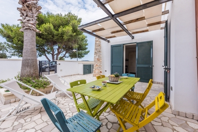 Villetta in residence con piscina, servizi ed animazione