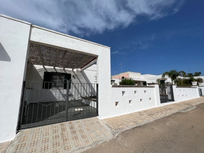 Villino - distese sabbiose, spazi esterni con barbecue in muratura e per pizza