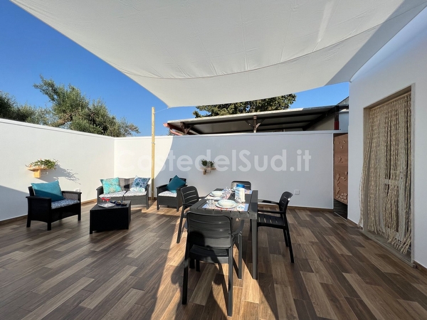 Casa indipendente con spazi esterni e mare vicino Torre Lapillo