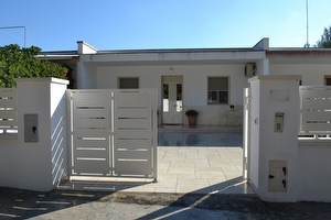 Villa finemente arredata con ampi spazi esterni Pescoluse - Foto 3