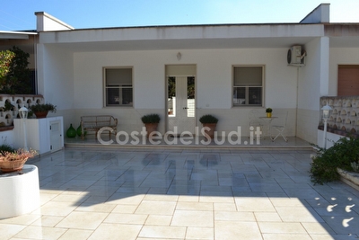 Villa finemente arredata con ampi spazi esterni Pescoluse - Foto 4