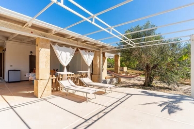 Monolocale immerso nel verde poco distante dal mare Pescoluse (Posto Vecchio)