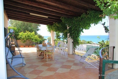Villino fonte mare, ampi spazi, vista panoramica. Torre San Gregorio