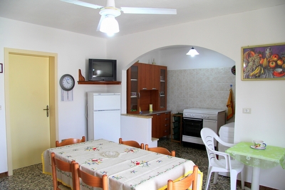 Appartamento spazioso con passeggio e spiagge sabbiose vicine.