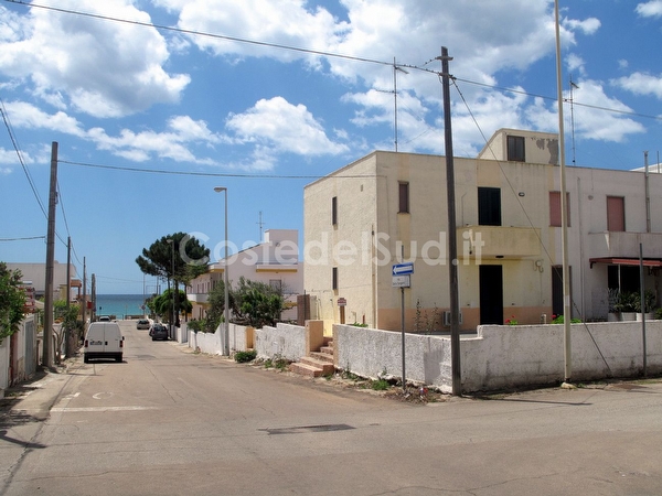 Appartamento spazioso con passeggio e spiagge sabbiose vicine.
